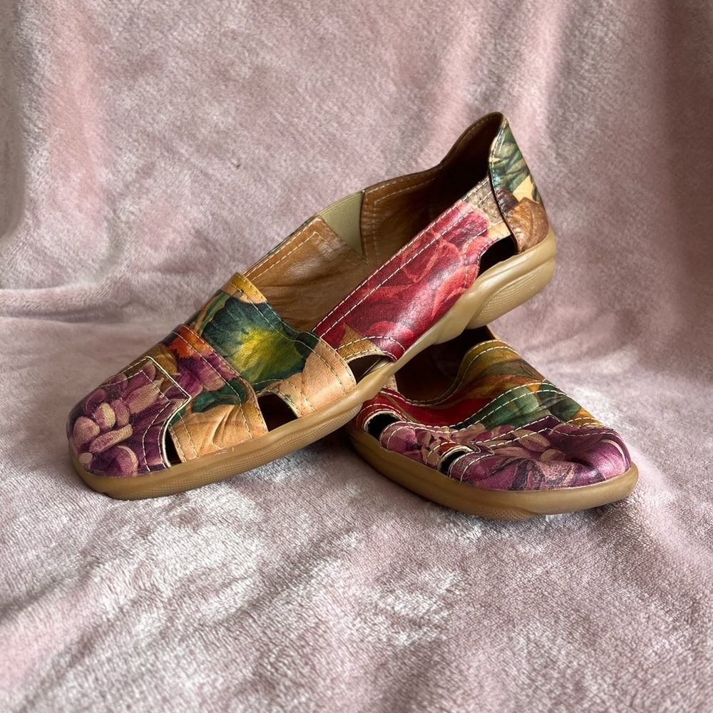 Leum Corium Leather Floral Women's Shoes Size 9.5”